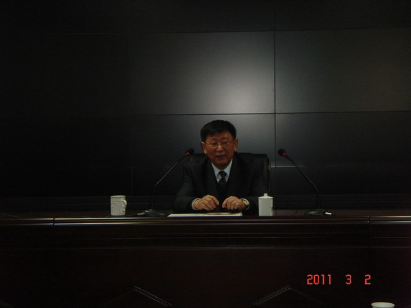 集團(tuán)董事席華武總經(jīng)理、王重樂(lè)副總經(jīng)理，集團(tuán)書(shū)記張正山親臨培訓(xùn)現(xiàn)場(chǎng)為大家授課